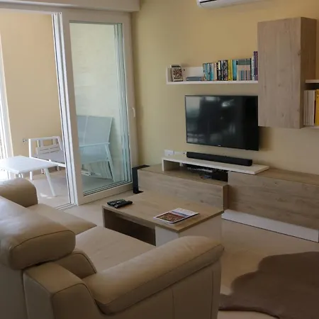 Wileg 4a Luxury With Shared Swimming Pool. Qala