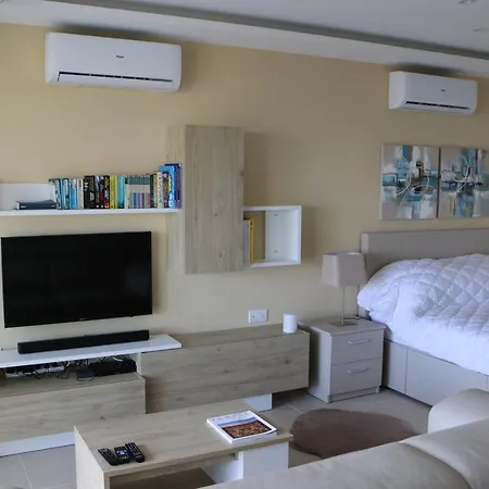 Διαμέρισμα Wileg 4a Luxury With Shared Swimming Pool.