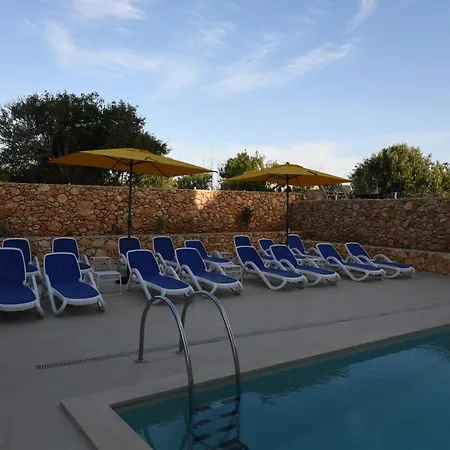 Wileg 4a Luxury With Shared Swimming Pool. * Qala