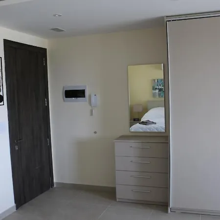 Wileg 4a Luxury With Shared Swimming Pool. * Qala