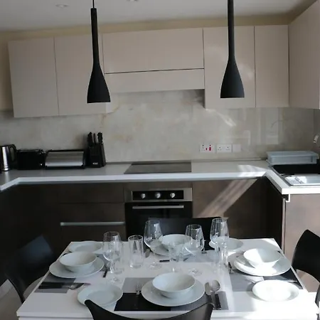 Wileg 4a Luxury With Shared Swimming Pool. Appartement Qala